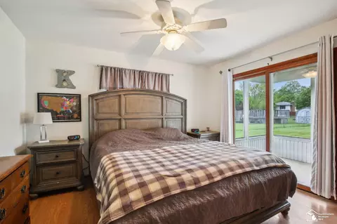 Bedroom - 817 Lavender, Monroe, MI 48162 photo 6 of 7
