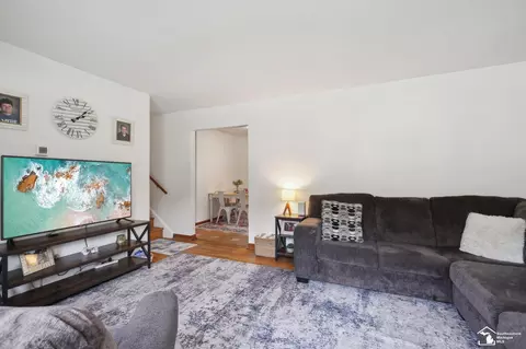Living - 817 Lavender, Monroe, MI 48162 photo 2 of 2