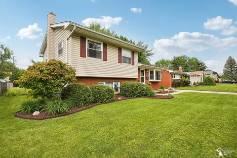 Exterior - 817 Lavender, Monroe, MI 48162 photo 2 of 8
