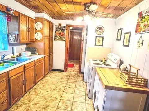 Kitchen - 6550 N N Rdg, Harrison, MI 48625 photo 2 of 2