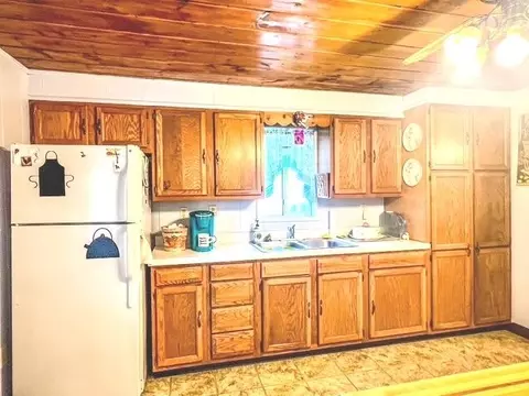 Kitchen - 6550 N N Rdg, Harrison, MI 48625 photo 1 of 2