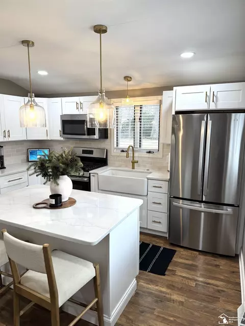 Kitchen - 1126 Feltis, Temperance, MI 48182 photo 2 of 3