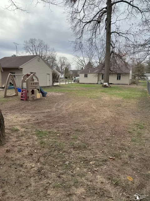 Exterior - 1126 Feltis, Temperance, MI 48182 photo 4 of 5
