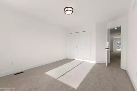 Bedroom - 50452 Timberstone, Macomb, MI 48042 photo 12 of 13