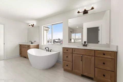 Bath - 50452 Timberstone, Macomb, MI 48042 photo 4 of 7
