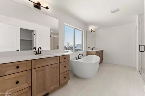 Bath - 50452 Timberstone, Macomb, MI 48042 photo 3 of 7