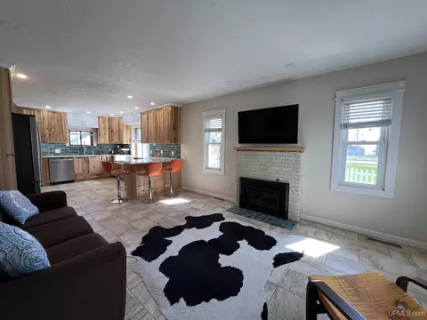 1106 11th, Escanaba, MI 49829 photo 9