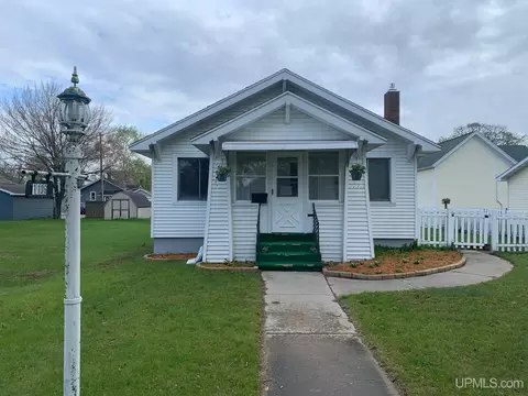 1106 11th, Escanaba, MI 49829