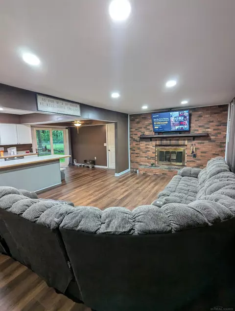Living - 9136 Field, Clay, MI 48001 photo 2 of 4