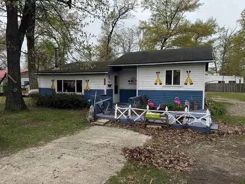 2737 N Dodge Lk, Harrison, MI 48625