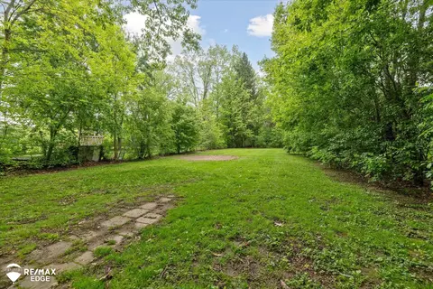 Exterior - 3825 Craig, Flint, MI 48506 photo 9 of 11
