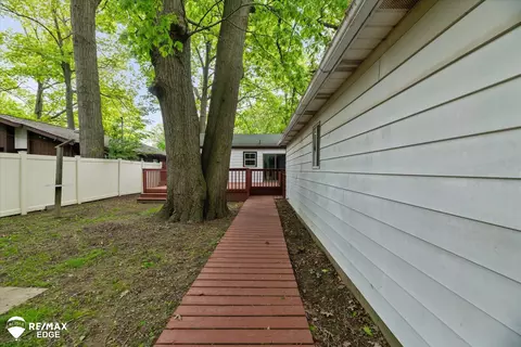 Exterior - 3825 Craig, Flint, MI 48506 photo 7 of 11