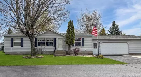 20 Kenneally Blvd, Gladstone, MI 49837