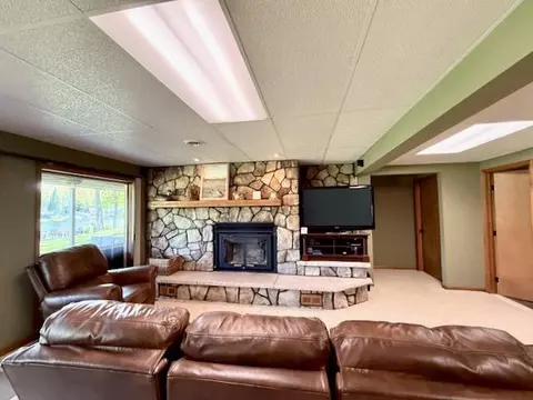 Living - 4271 Rose, Gladwin, MI 48624 photo 4 of 7