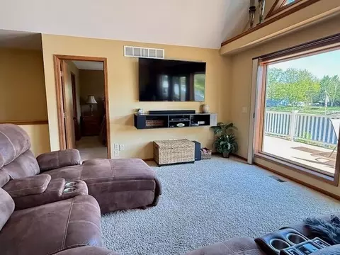 Living - 4271 Rose, Gladwin, MI 48624 photo 3 of 7