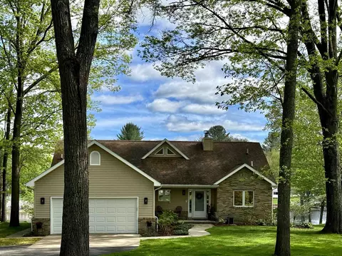 Exterior - 4271 Rose, Gladwin, MI 48624 photo 4 of 11