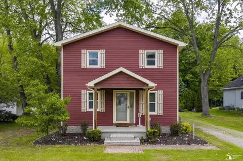 6432 Whiteford Ctr, Lambertville, MI 48144