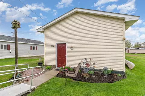 Exterior - 2365 S S Grn, Au Gres, MI 48703 photo 5 of 11