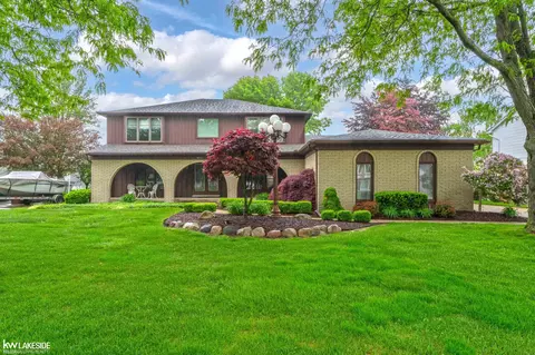 46713 Houghton, Shelby Township, MI 48315
