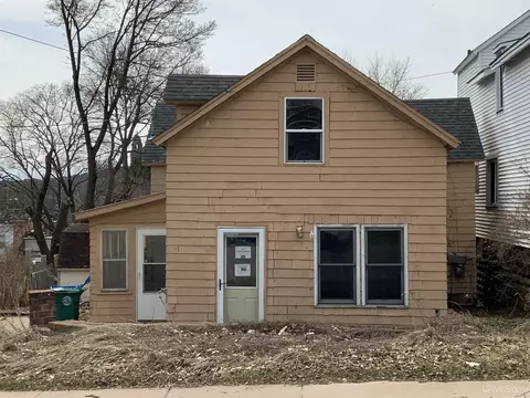 331 W W Blf, Marquette, MI 49855