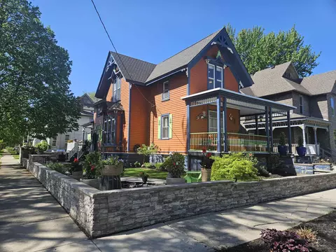 1010 6th St, Bay City, MI 48708