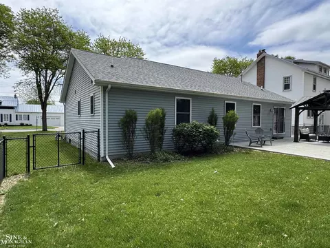 Exterior - 1741 Saint Clair Riv, Algonac, MI 48001 photo 4 of 17