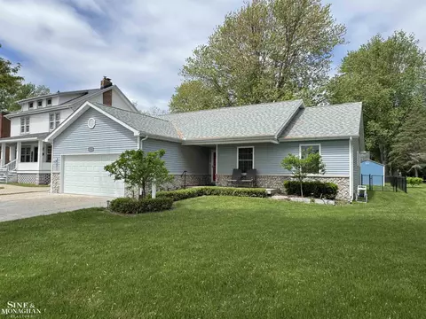 1741 Saint Clair Riv, Algonac, MI 48001