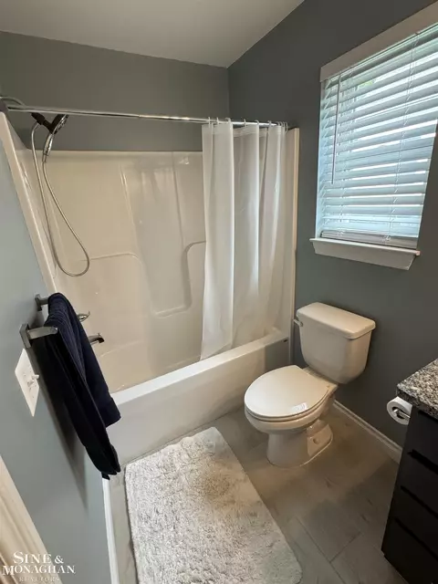 Bath - 1741 Saint Clair Riv, Algonac, MI 48001 photo 2 of 4