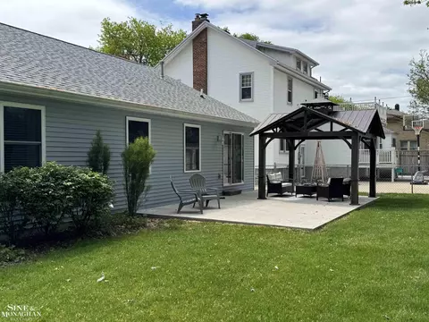 Exterior - 1741 Saint Clair Riv, Algonac, MI 48001 photo 5 of 17
