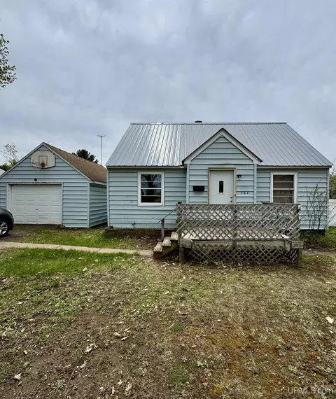 584 Elliott, Ishpeming, MI 49849