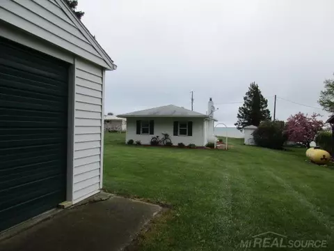 4804 N Lakeshore, Deckerville, MI 48427 photo 2