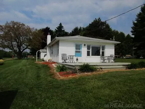 4804 N Lakeshore, Deckerville, MI 48427