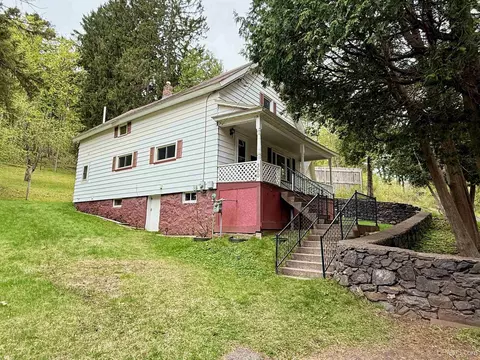 300 Jasper, Ishpeming, MI 49849