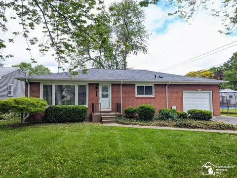 555 Bellestri, Monroe, MI 48161