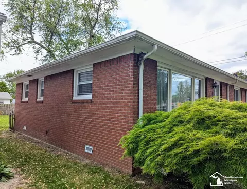 Exterior - 555 Bellestri, Monroe, MI 48161 photo 3 of 4