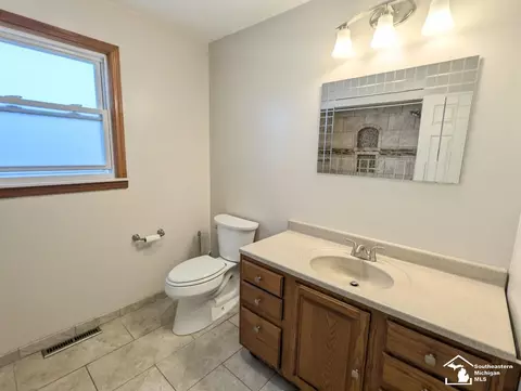 Bath - 555 Bellestri, Monroe, MI 48161 photo 1 of 3