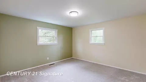 Bedroom - 7385 Gillette, Flushing, MI 48433 photo 4 of 5