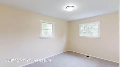 Bedroom - 7385 Gillette, Flushing, MI 48433 photo 2 of 5