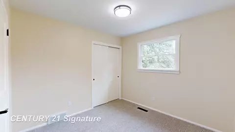 Bedroom - 7385 Gillette, Flushing, MI 48433 photo 1 of 5