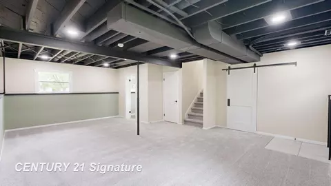 Entry Way - 7385 Gillette, Flushing, MI 48433 photo 1 of 2