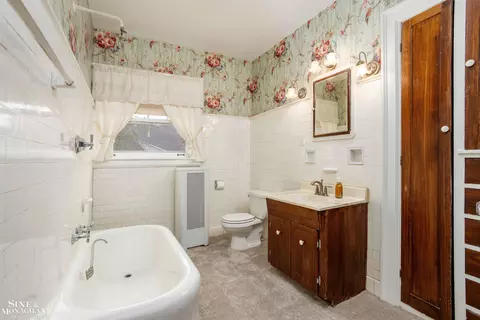 Bath - 1121 Buckingham, Grosse Pointe, MI 48230 photo 5 of 6