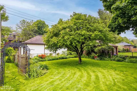 Exterior - 1121 Buckingham, Grosse Pointe, MI 48230 photo 4 of 11