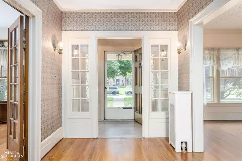 Entry Way - 1121 Buckingham, Grosse Pointe, MI 48230 photo 2 of 7