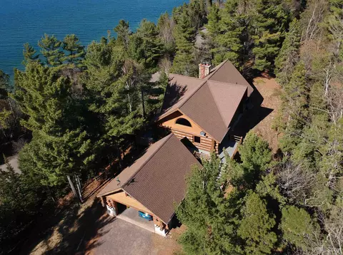 6856 Five Mile Pt, Allouez, MI 49805