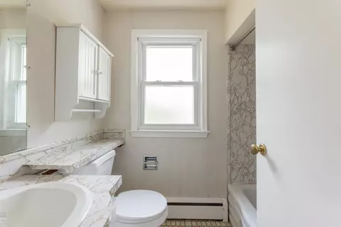 Bath - 1433 Harvard, Grosse Pointe, MI 48230 photo 3 of 4
