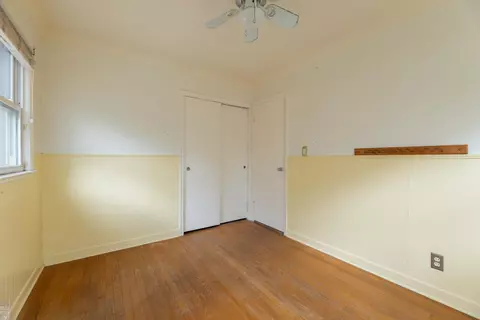 Bedroom - 1433 Harvard, Grosse Pointe, MI 48230 photo 2 of 8