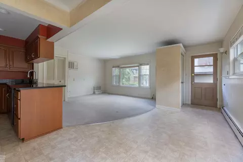 Living - 1433 Harvard, Grosse Pointe, MI 48230 photo 3 of 5