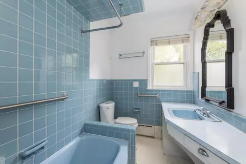 Bath - 1433 Harvard, Grosse Pointe, MI 48230 photo 1 of 4
