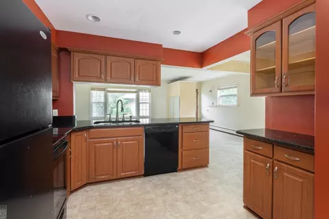 Kitchen - 1433 Harvard, Grosse Pointe, MI 48230 photo 1 of 4