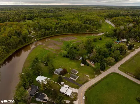 1524 Moose, Gladwin, MI 48624 photo 9